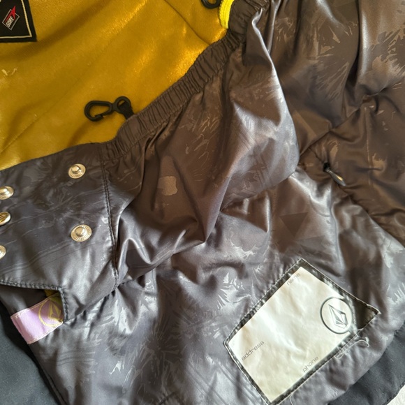 VOLCOM Ski & Snowboard Jacket (matching snow pants available) - Picture 12 of 12